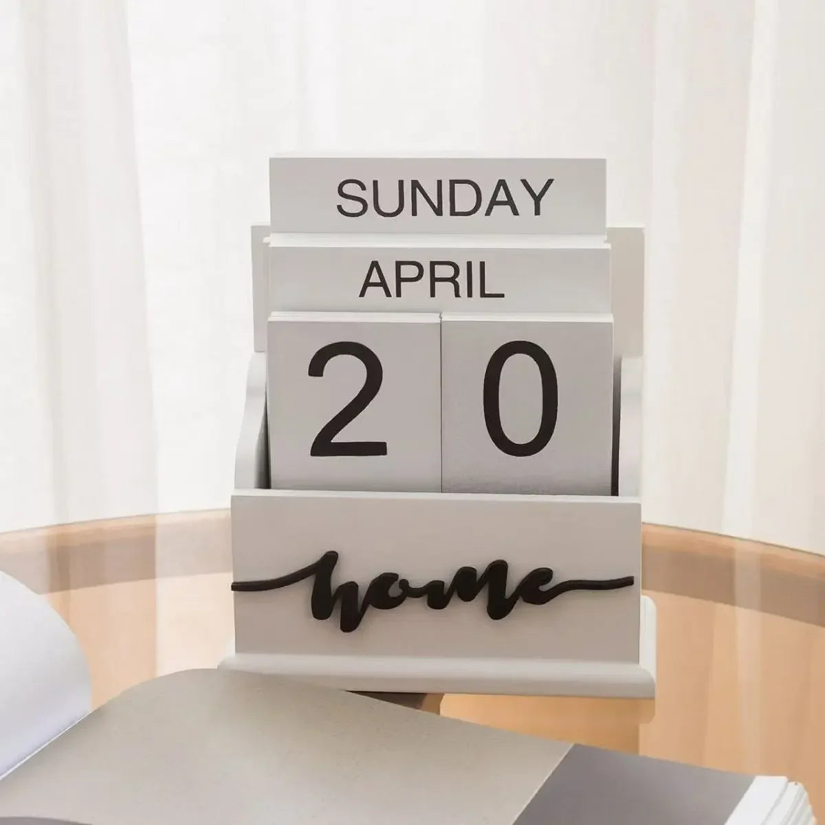 Elegante calendario in legno: elegante decorazione perpetua per i professionisti