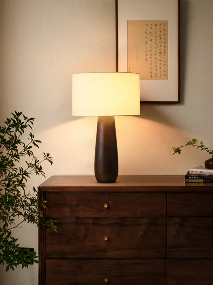 Lampe LED moderne en bois de frêne – Améliorez le style de votre maison.