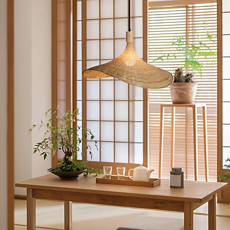 质朴的手工编织竹灯罩：舒适的家居装饰照明