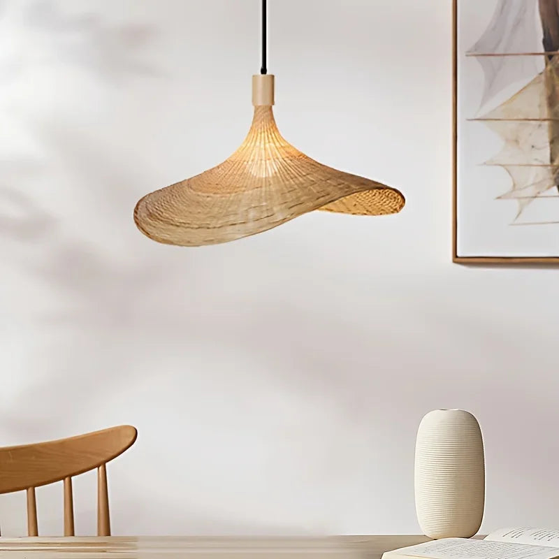 质朴的手工编织竹灯罩：舒适的家居装饰照明