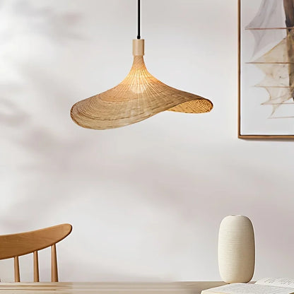 质朴的手工编织竹灯罩：舒适的家居装饰照明