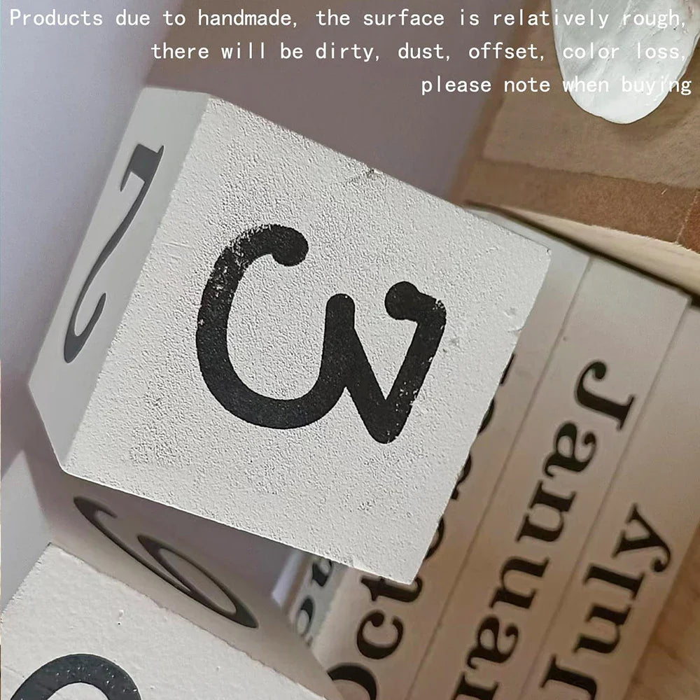 木制万年历 & 笔筒 – 优雅的桌面收纳架