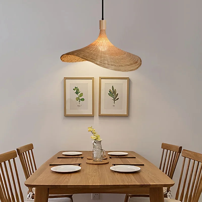 质朴的手工编织竹灯罩：舒适的家居装饰照明