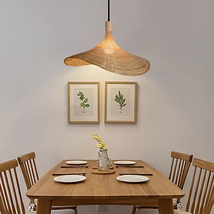 质朴的手工编织竹灯罩：舒适的家居装饰照明